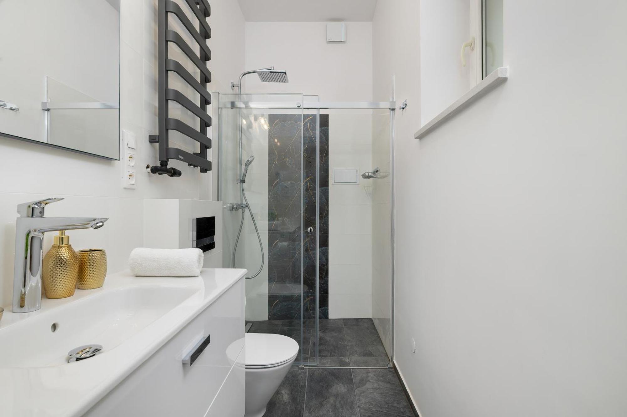 Charming With Desk In Downtown Cracow By Renters Krakau