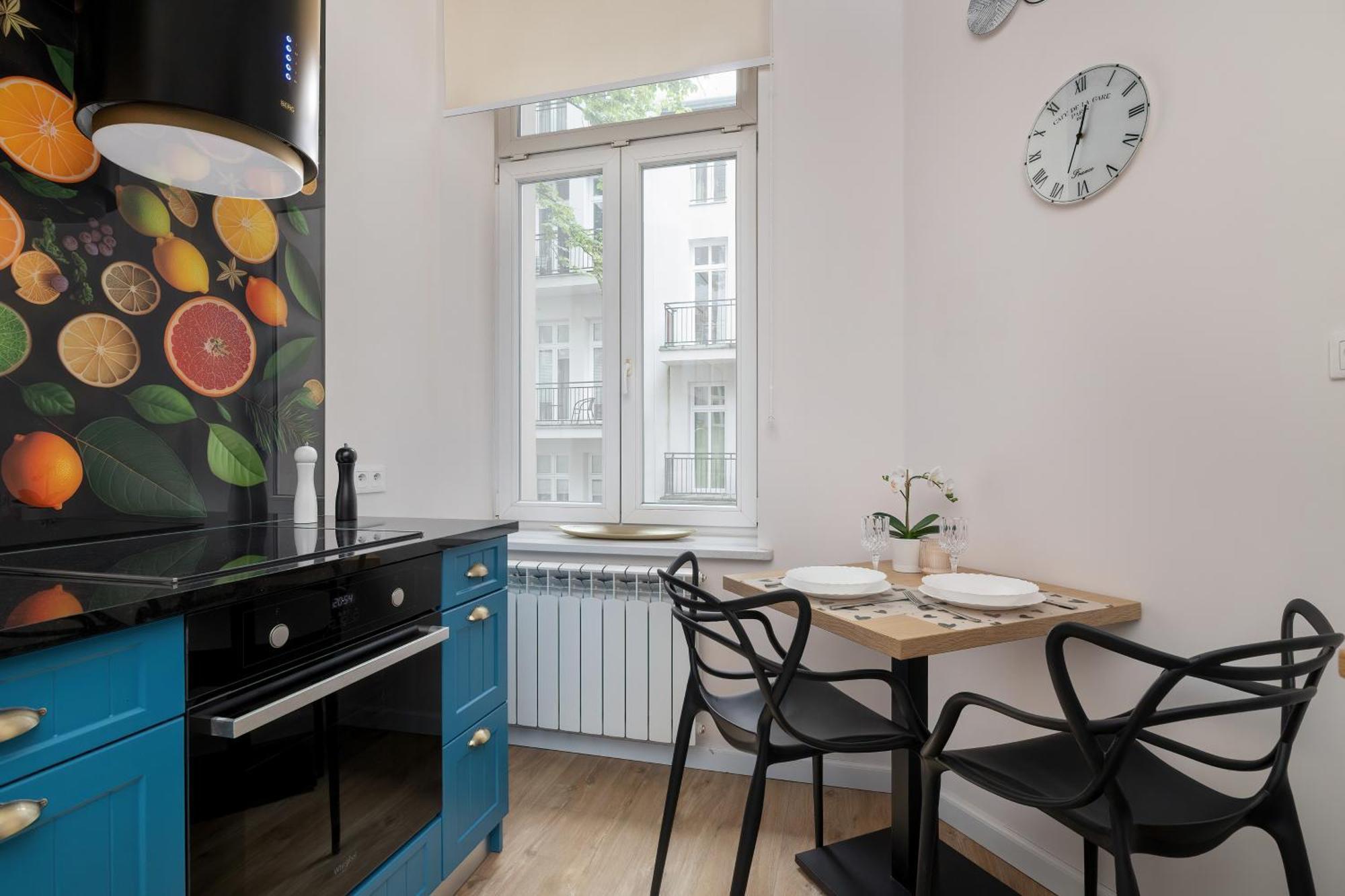Charming With Desk In Downtown Cracow By Renters