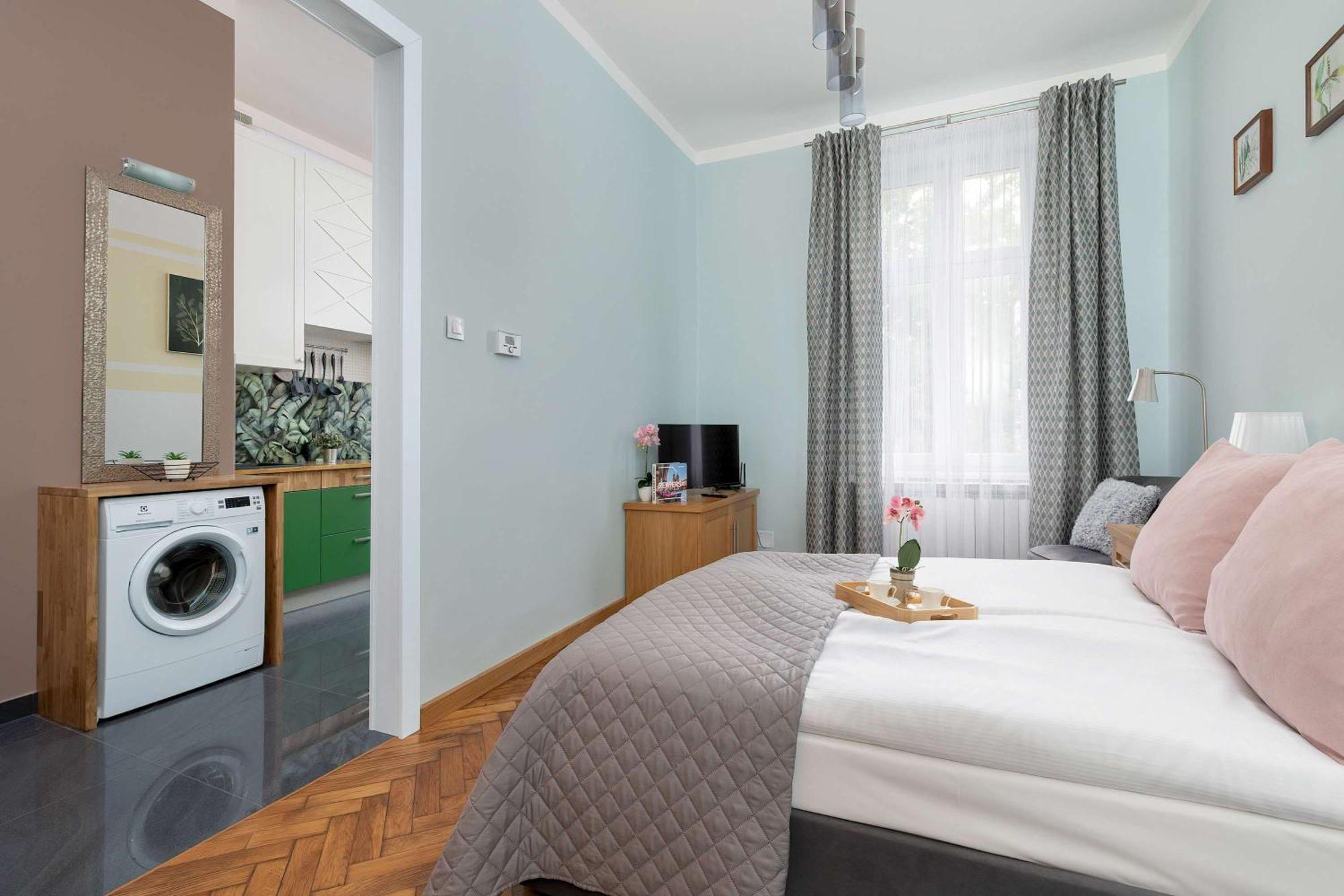 Charming With Desk In Downtown Cracow By Renters * Krakau