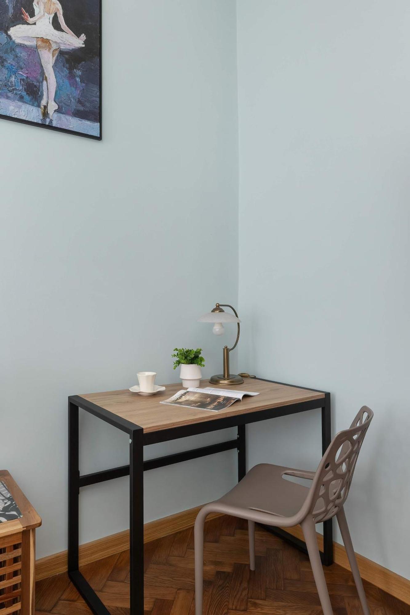 Apartment Charming With Desk In Downtown Cracow By Renters Krakau
