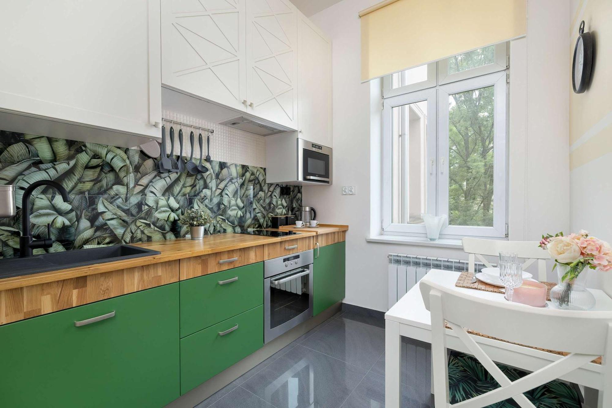 Charming With Desk In Downtown Cracow By Renters